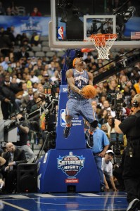 Mate de espaldas de Gerald Wallace. Copyright 2010 NBAE (Photo by Noah Graham/NBAE via Getty Images)