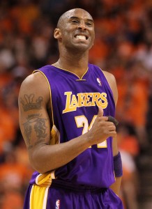 Kobe Bryant celebra la victoria (Photo by Ronald Martinez/Getty Images)